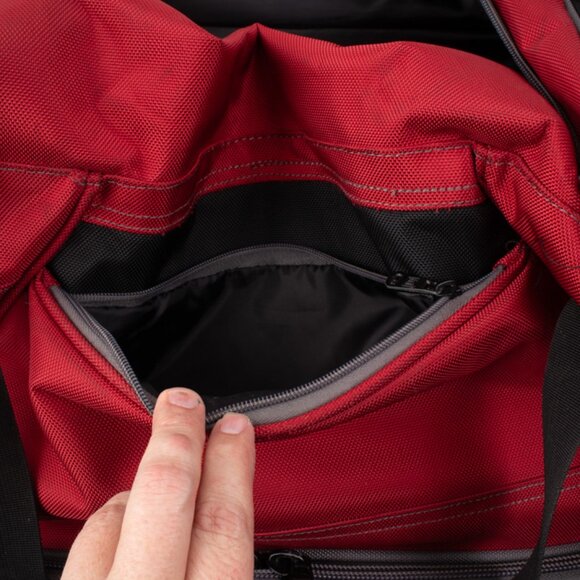 FUL Rolling Duffel Red Black Nylon Handle 6 Pockets Split Level 30" x 15.5" - Picture 8 of 9
